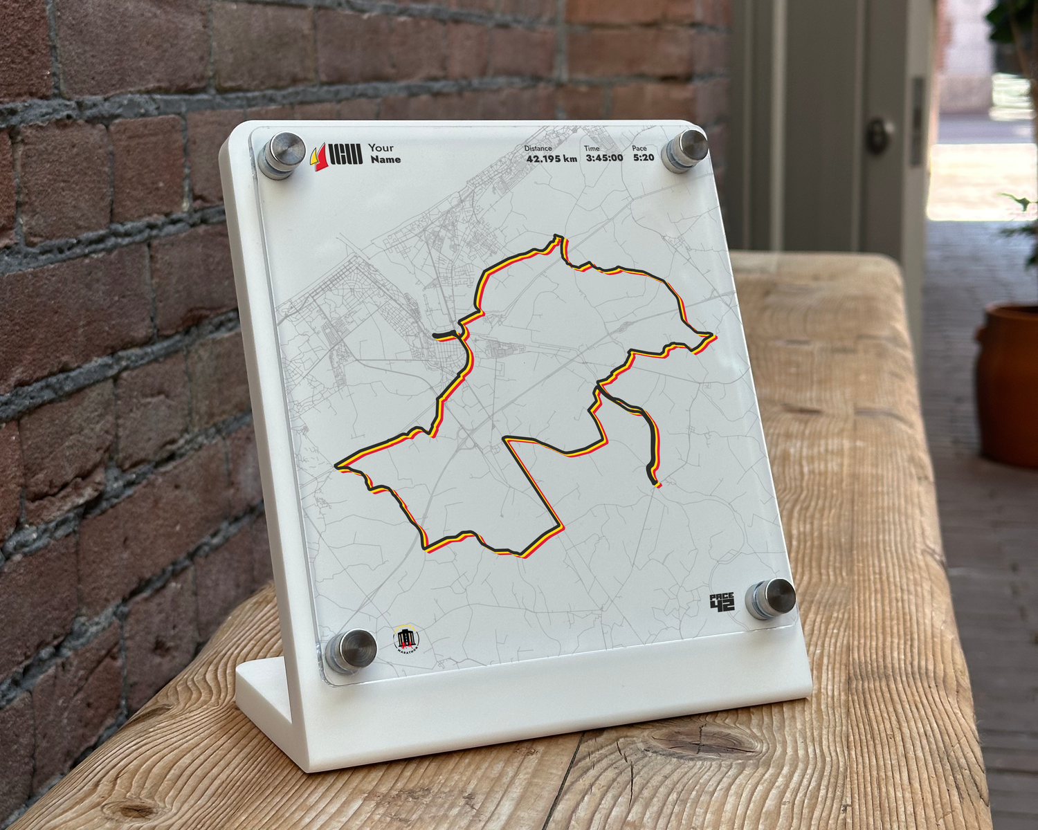 Pace42 x Nieuwpoort Marathon Achievement Display Tricolor Edition